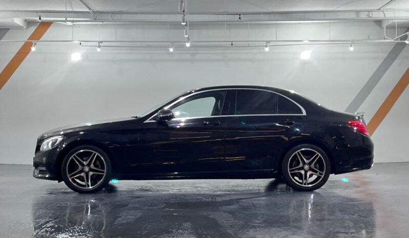 
								MERCEDES-BENZ C200 AVANTGARDE 2.0 AT full									