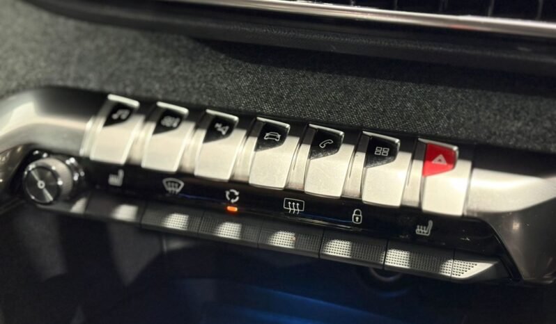 
								PEUGEOT 3008 1.6 (A) full									