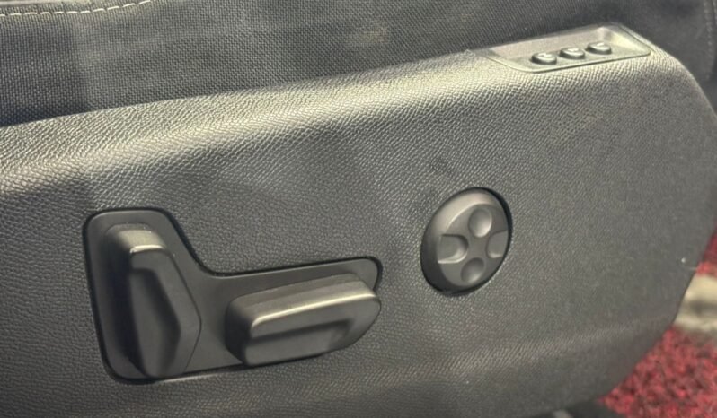 
								PEUGEOT 3008 1.6 (A) full									