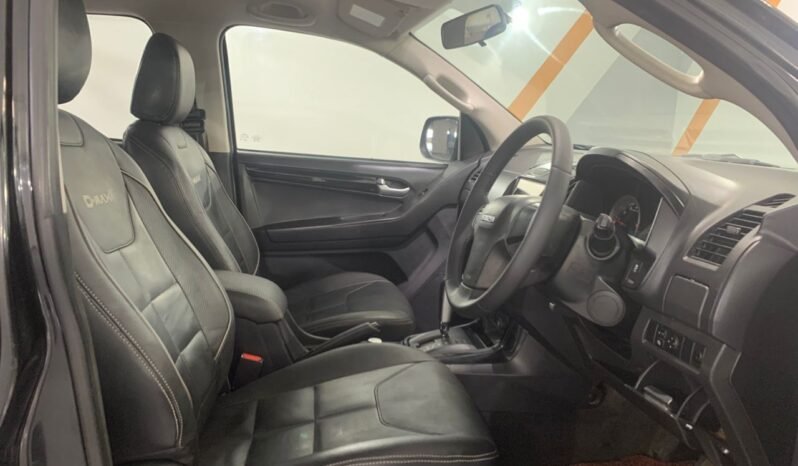 
								ISUZU DMAX 2.5 (A) full									