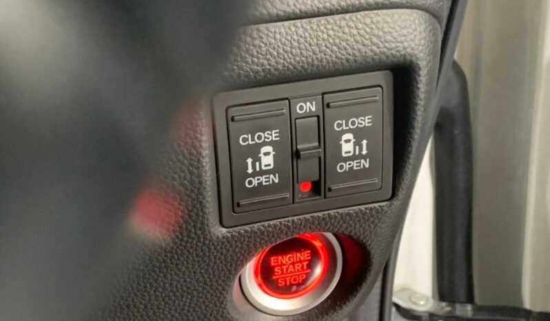 
								HONDA NBOX CUSTOM TURBO 0.7 (A) full									