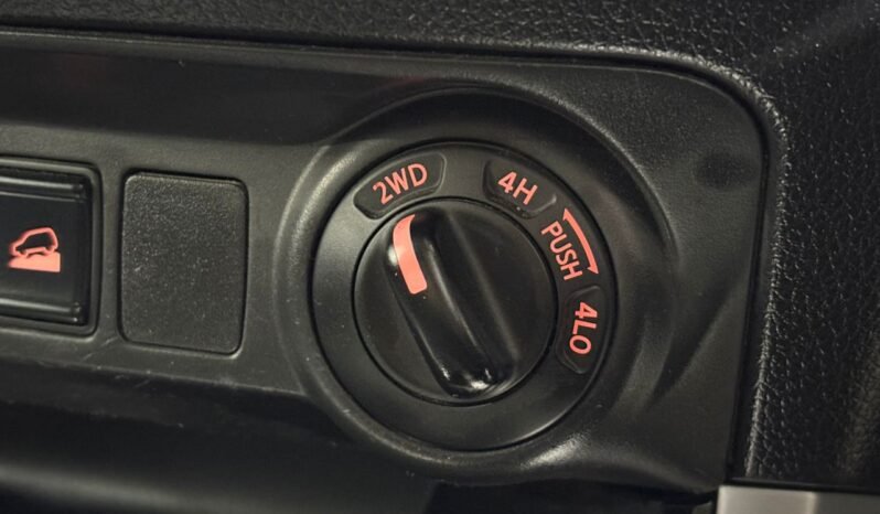 
								NISSAN NAVARA 2.5 4X4 (A) full									