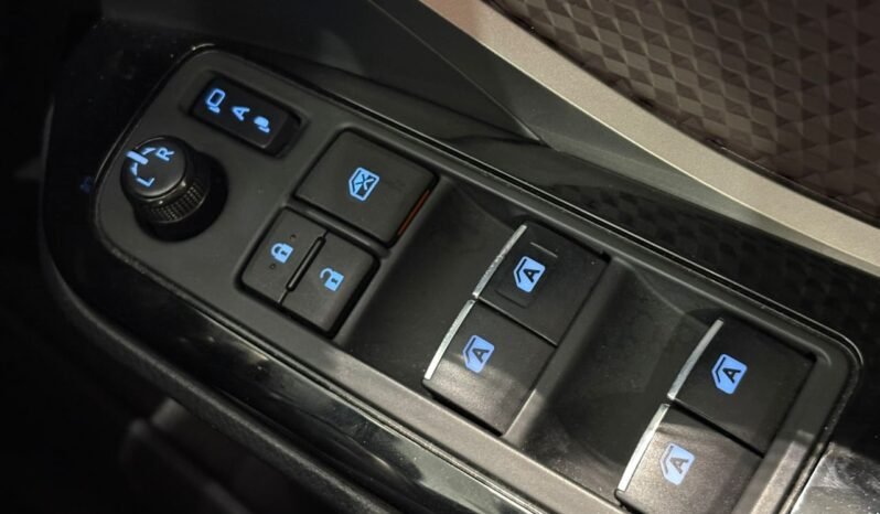 
								TOYOTA C-HR 1.8 (A) full									