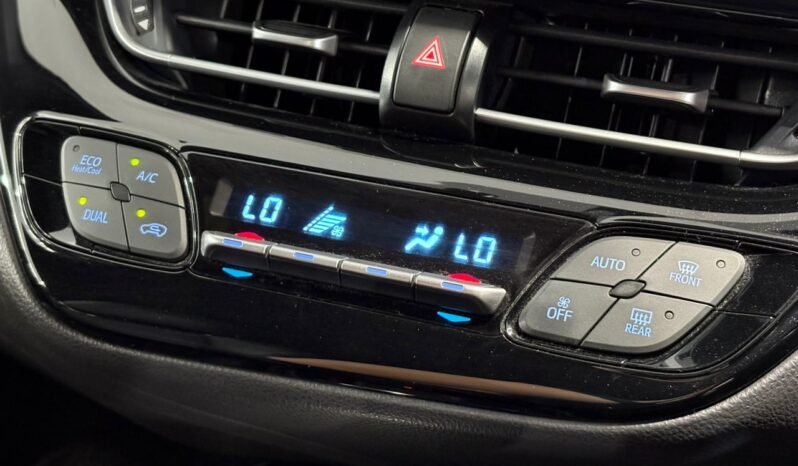 
								TOYOTA C-HR 1.8 (A) full									