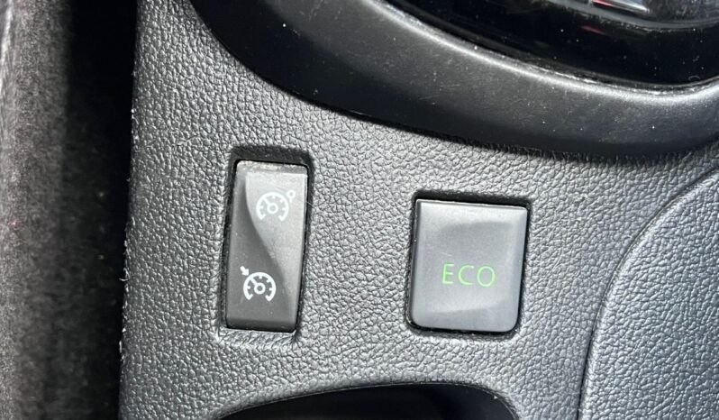 
								RENAULT CAPTUR 1.2 (CKD) (A) full									