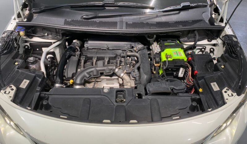 
								2019 Peugeot 3008 1.6 THP Active SUV NEW CAR CONDITION/ ONE OWNER full									