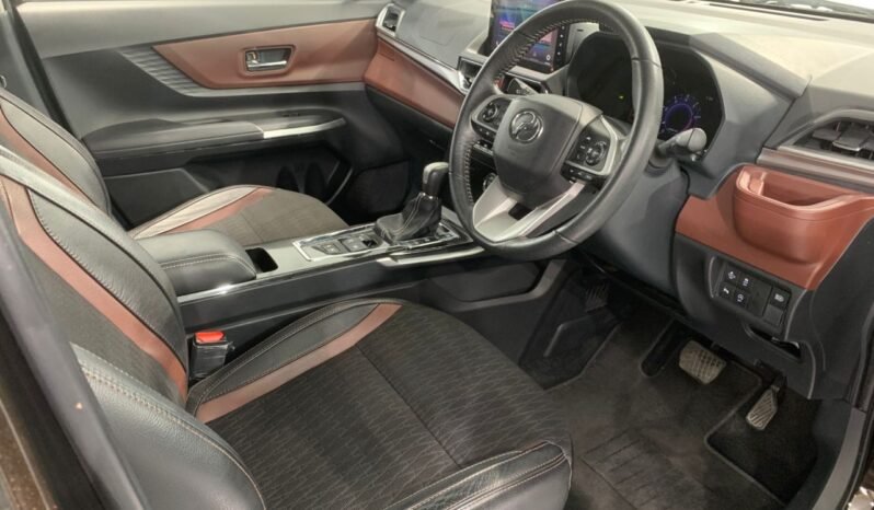 
								PERODUA ALZA 1.5 AV full									