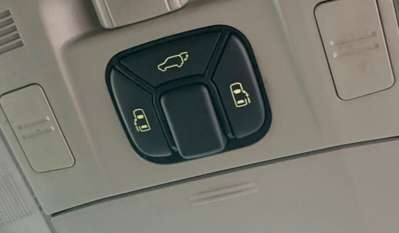 
								TOYOTA VELLFIRE 2.4 V full									