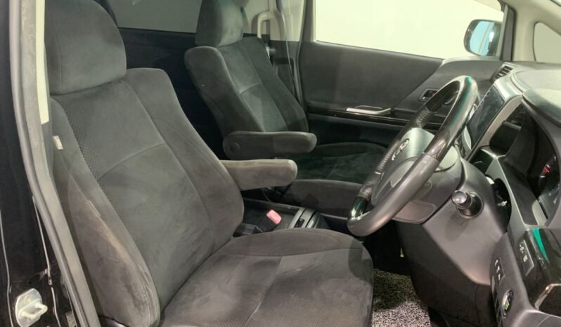 
								TOYOTA VELLFIRE 2.4 V full									
