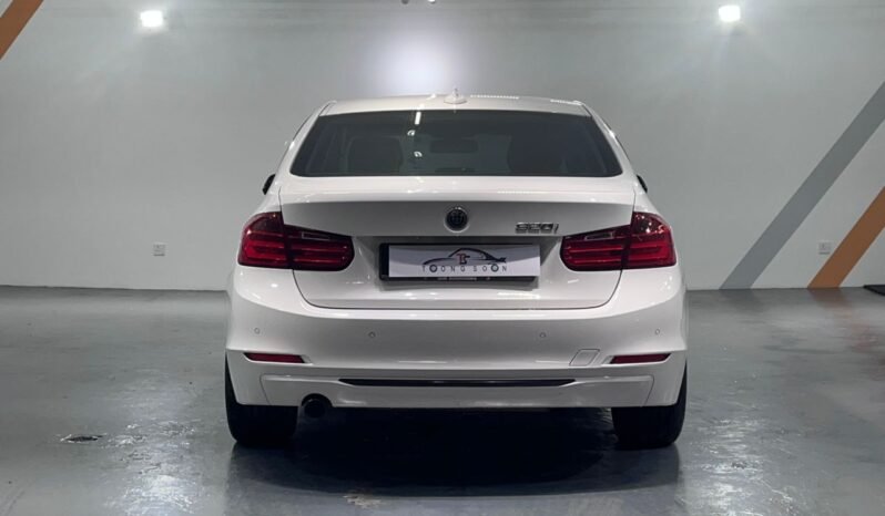 
								2013 BMW 320i (CKD) 2.0 (A) FULL LOAN full									