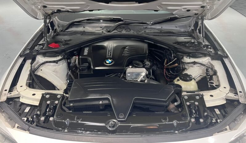 
								2013 BMW 320i (CKD) 2.0 (A) FULL LOAN full									