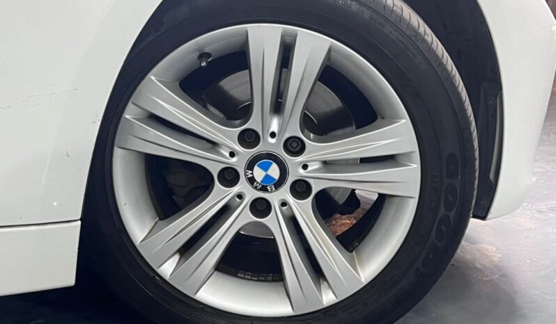 
								2013 BMW 320i (CKD) 2.0 (A) FULL LOAN full									