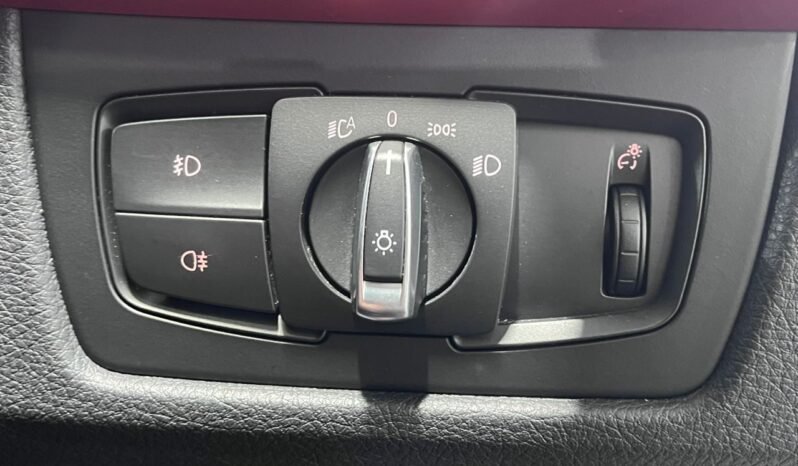 
								2013 BMW 320i (CKD) 2.0 (A) FULL LOAN full									