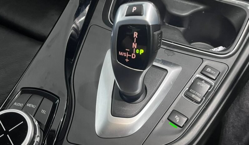 
								2013 BMW 320i (CKD) 2.0 (A) FULL LOAN full									