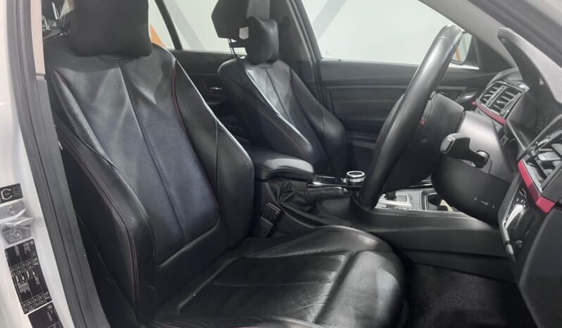 
								2013 BMW 320i (CKD) 2.0 (A) FULL LOAN full									