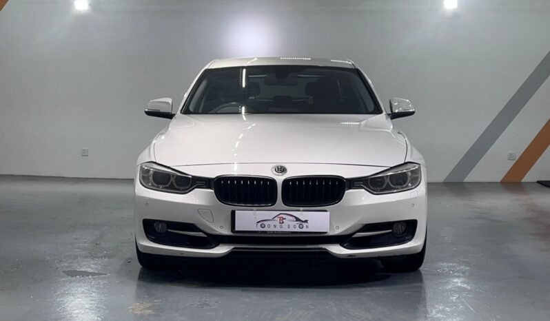 
								2013 BMW 320i (CKD) 2.0 (A) FULL LOAN full									