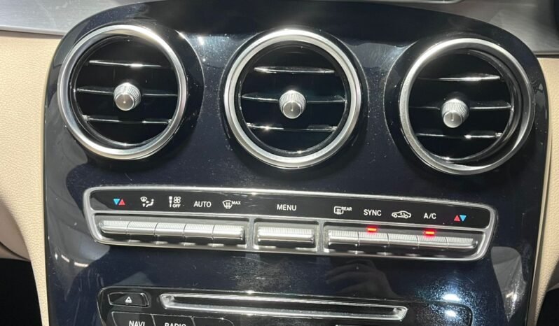 
								2016 Mercedes Benz C200 AVANTGARDE (A) FULL LOAN / TIPTOP CONDITION / 1 YEAR WARRANTY full									