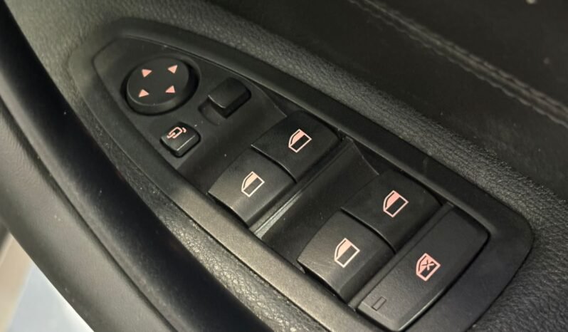 
								2020 BMW 320i (CKD) 2.0 (A) FULL LOAN /ONE OWNER / TIPTOP CONDITION / 1 YEAR WARRANTY full									