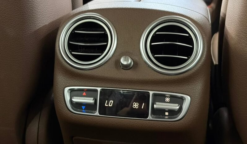 
								2017 Mercedes-Benz E200 2.0 Avantgarde Sedan NEW CAR CONDITION/ 3 YEARS WARRANTY/ ONE OWNER full									