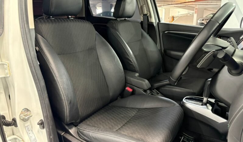 
								2017 Honda JAZZ 1.5 V (A) / FULL LOAN / TIPTOP CONDITION / 1 YEAR WARRANTY full									