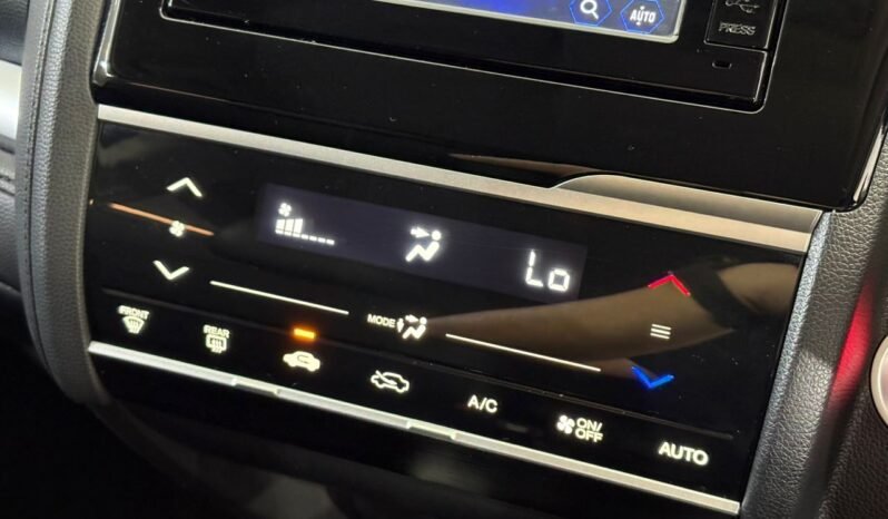 
								2017 Honda JAZZ 1.5 V (A) / FULL LOAN / TIPTOP CONDITION / 1 YEAR WARRANTY full									