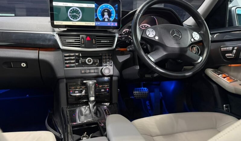 
								MERCEDES BENZ E250 full									