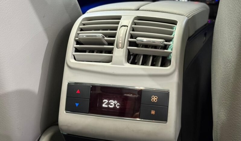 
								MERCEDES BENZ E250 full									