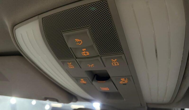 
								MERCEDES BENZ E250 full									