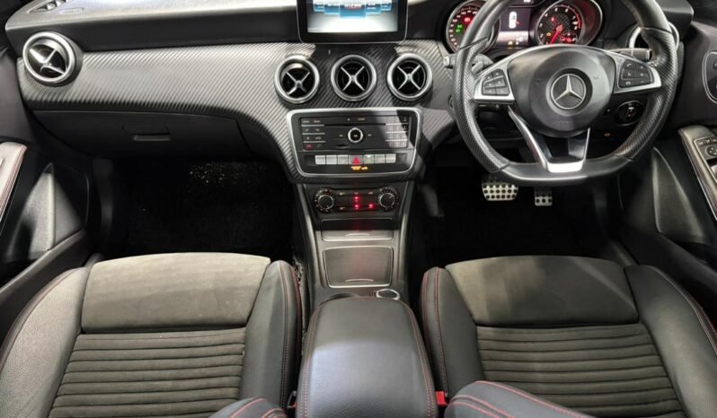 
								MERCEDES BENZ A200 AMG LINE full									