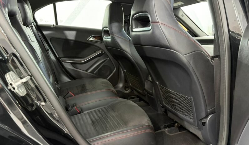 
								MERCEDES BENZ A200 AMG LINE full									