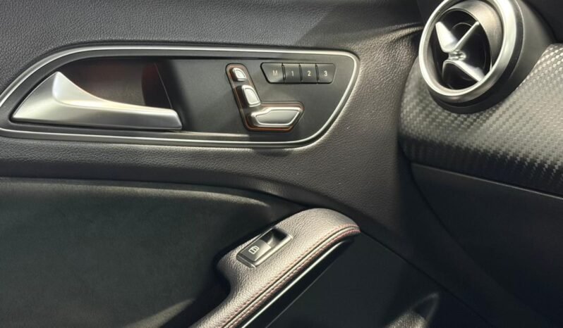 
								MERCEDES BENZ A200 AMG LINE full									