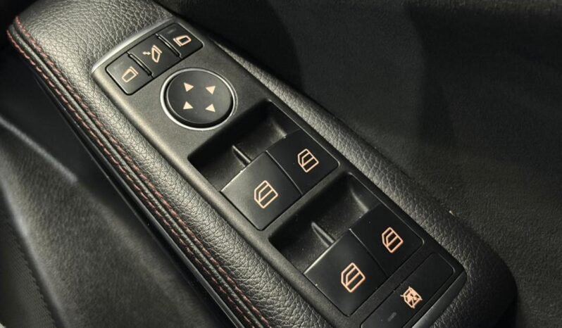 
								MERCEDES BENZ A200 AMG LINE full									