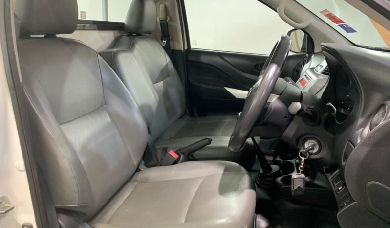 
								2017 Nissan NAVARA 2.5 SINGLE CAB (M) FULL LOAN full									