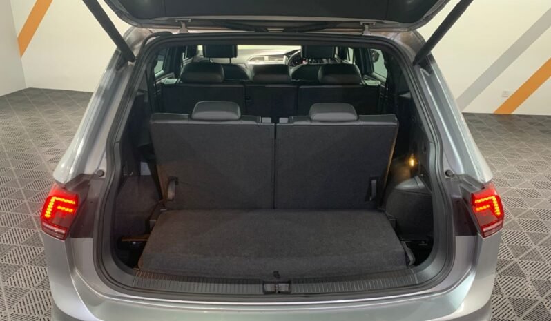
								VOLKSWAGEN TIGUAN ALLSPACE TSI R-LINE 2.0L full									