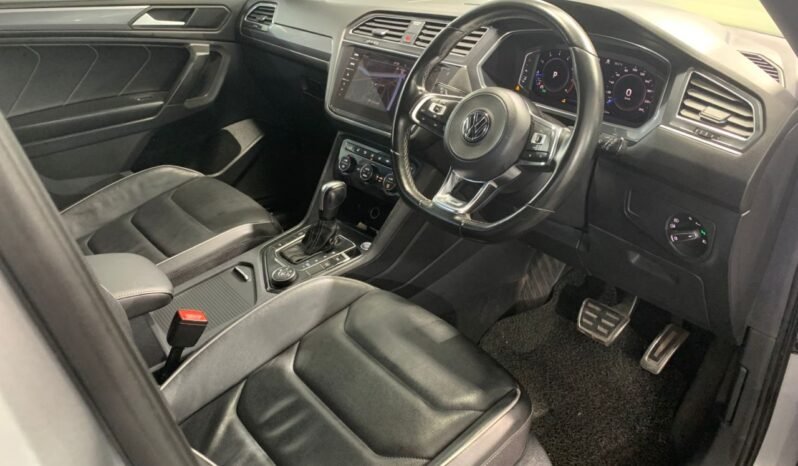 
								VOLKSWAGEN TIGUAN ALLSPACE TSI R-LINE 2.0L full									