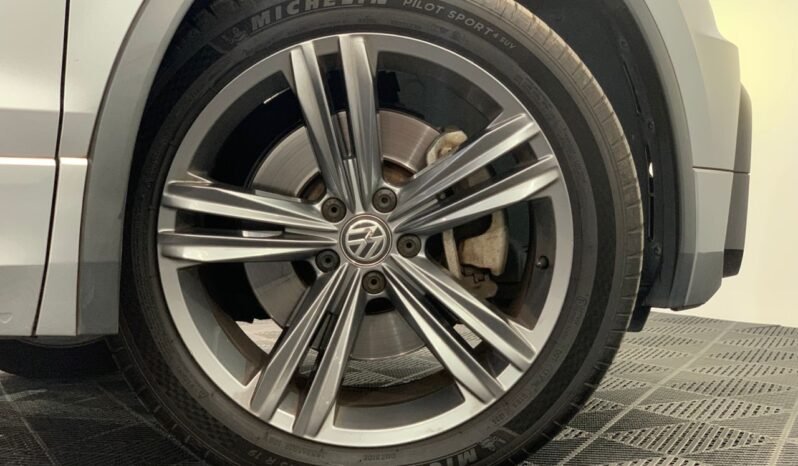 
								VOLKSWAGEN TIGUAN ALLSPACE TSI R-LINE 2.0L full									