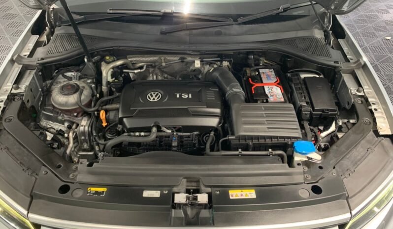 
								VOLKSWAGEN TIGUAN ALLSPACE TSI R-LINE 2.0L full									