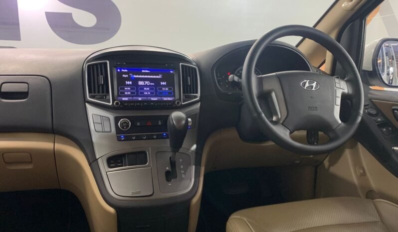 
								2020 Hyundai GRAND STAREX 2.5 ROYALE full									