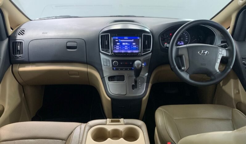 
								2020 Hyundai GRAND STAREX 2.5 ROYALE full									