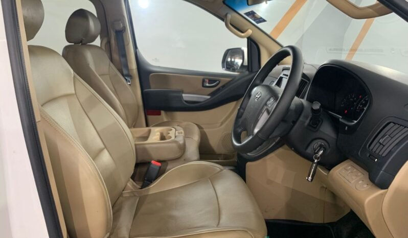 
								2020 Hyundai GRAND STAREX 2.5 ROYALE full									