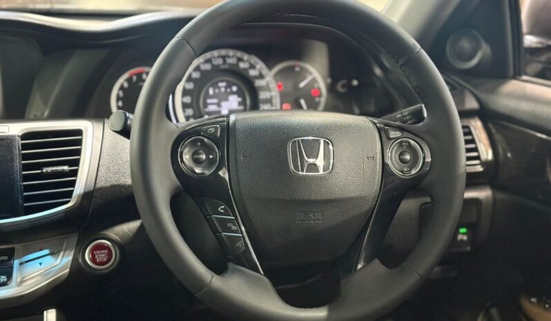 
								HONDA ACCORD 2.0L VTI-L (A)/ FULL LOAN / TIPTOP CONDITION / 1 YEAR WARRANTY full									