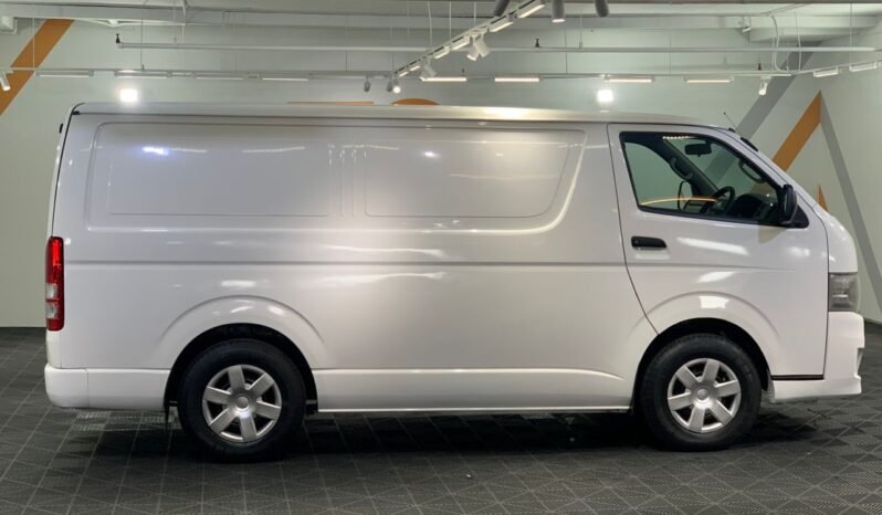 
								TOYOTA HIACE PANEL VAN 2.5 (MT) / FULL LOAN / TIPTOP CONDITION / 1 YEAR WARRANTY full									