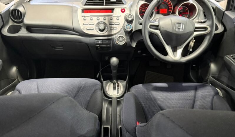 
								HONDA JAZZ 1.5 I-VTEC (A)/ FULL LOAN / TIPTOP CONDITION / 1 YEAR WARRANTY full									