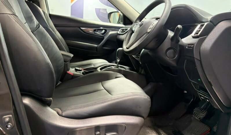 
								2016 Nissan X-TRAIL 2.5 IMPUL (A) FULL LOAN / TIPTOP CONDITION / 1 YEAR WARRANTY full									
