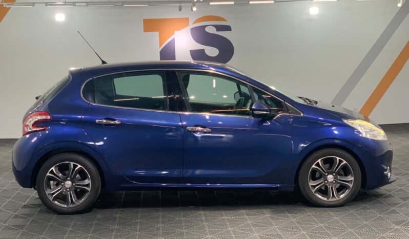 
								2014 Peugeot 208 1.6 VTi ALLURE (A)/ FULL LOAN / TIPTOP CONDITION / 1 YEAR WARRANTY full									
