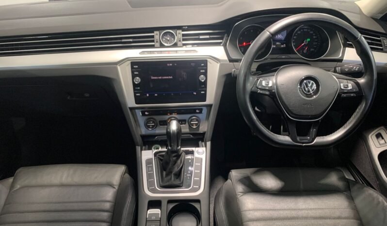 
								2019 Volkswagen PASSAT 1.8 TSI COMFORTLINE (CKD)/ FULL LOAN / TIPTOP CONDITION / 1 YEAR WARRANTY full									