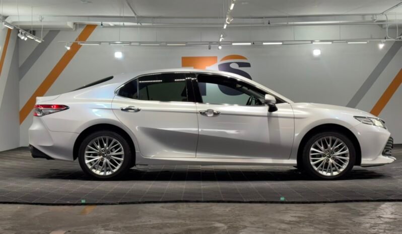 
								2021 Toyota CAMRY 2.5 V MY18 XV70 (A)/ FULL LOAN / TIPTOP CONDITION / 1 YEAR WARRANTY full									