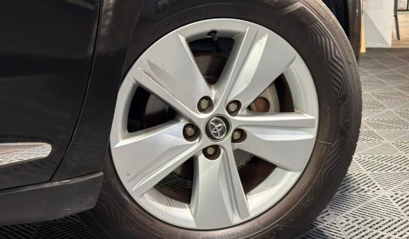 
								2017 Toyota HARRIER 2.0 PREMIUM ASU60 (A)/ FULL LOAN / TIPTOP CONDITION / 1 YEAR WARRANTY full									