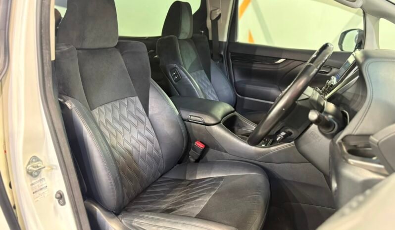 
								2017 Toyota ALPHARD 2.5 2.5 SC (A)/ FULL LOAN / TIPTOP CONDITION / 1 YEAR WARRANTY full									