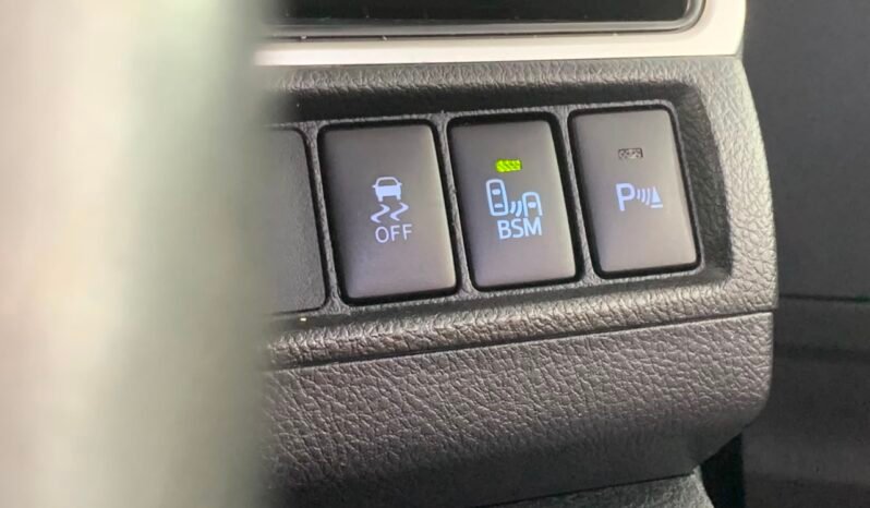 
								2017 Toyota CAMRY 2.5 HYBRID PREMIUM AVV50R / FULL LOAN / TIPTOP CONDITION / 1 YEAR WARRANTY full									